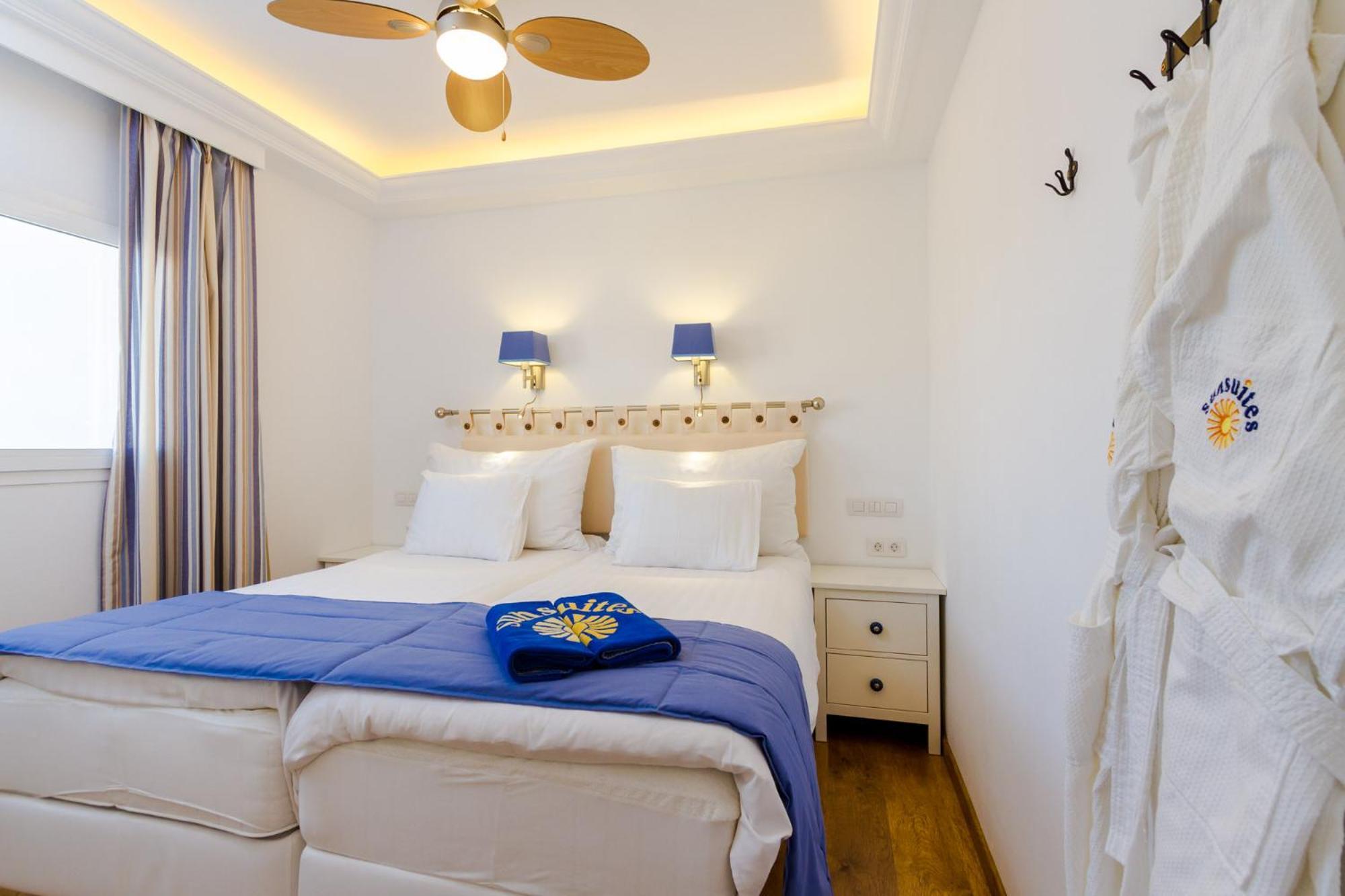Sunsuites Carolina San Agustin  Bilik gambar