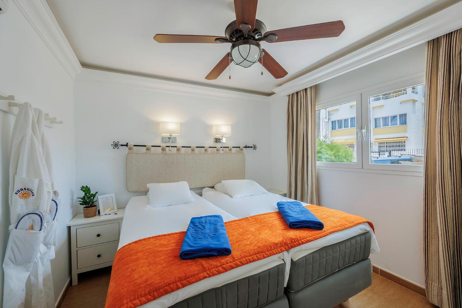 Sunsuites Carolina San Agustin  Bilik gambar