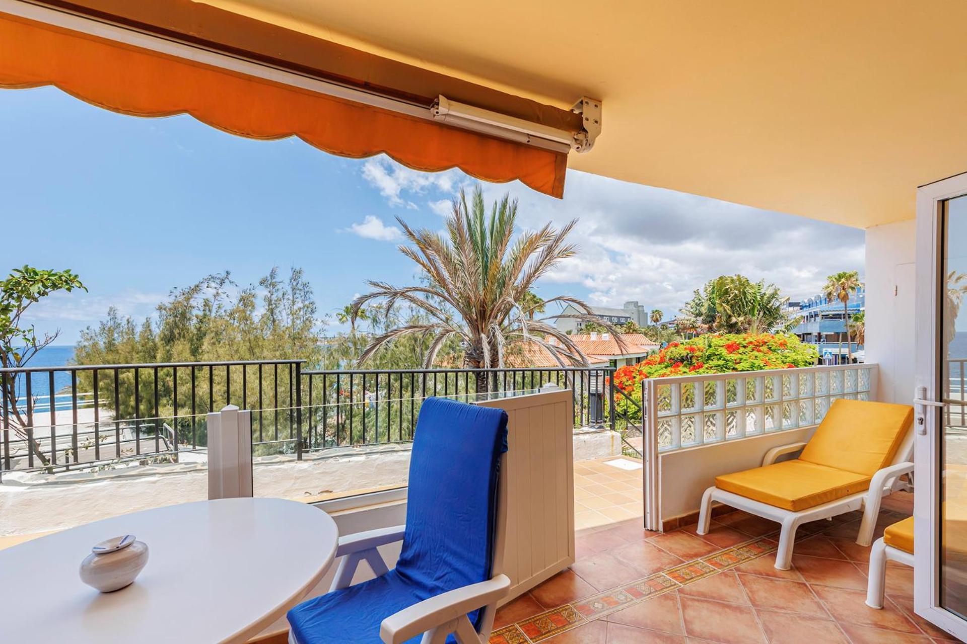 Sunsuites Carolina San Agustin  Bilik gambar
